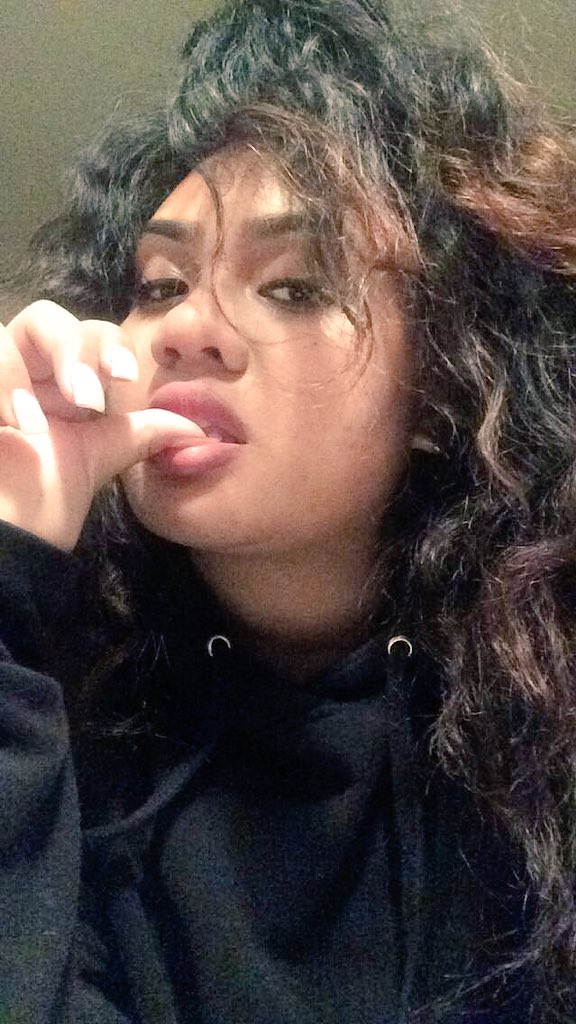 Lveelovelay's tweet photo. I'm sick but I love my bay weatherπ #4much https://t.co/2zWiXsLh2V