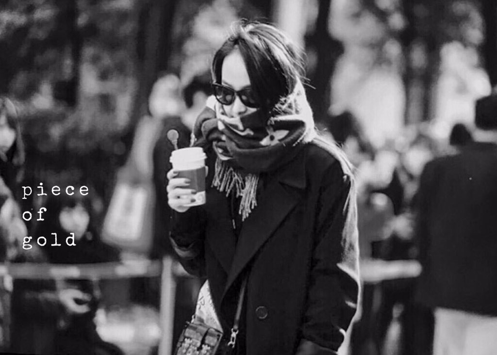 _pieceofgold's tweet photo. 흔한 여의도 길바닥...😎 https://t.co/6CJjZM5gb1