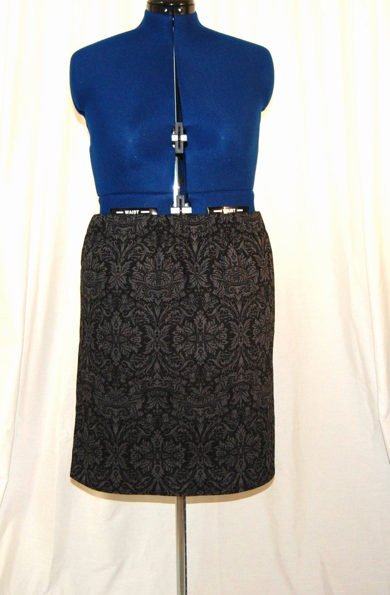 NoveltyThreads's tweet image. Pencil skirt, size 18, black and grey brocade, stretch twill, Ready t… etsy.com/listing/193689… #handmade #PlusSize18