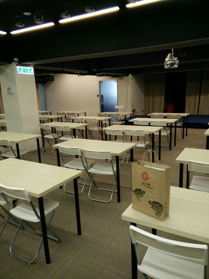 lucien_cc tweet picture