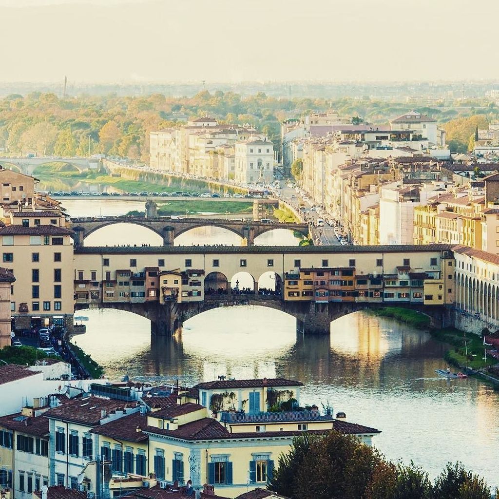 WeTuscany's tweet photo. Ponte Vecchio from the Piazzale Michelangelo #firenze #florence #italy #italia #tuscano #tuscany #arno #pontevecchi… https://t.co/EB7qrKpZjx