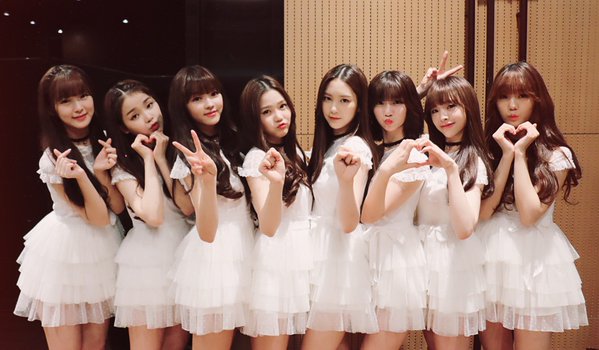 ohmygirl_trans's tweet photo. 151106 Oh My Girl Twitter Update 
Bbaruraru! Everybody😍 Today’s Oh My Girl’s 200th day si...tmblr.co/ZkSJbk1xYFuZQ https://t.co/WxIggQpOJw
