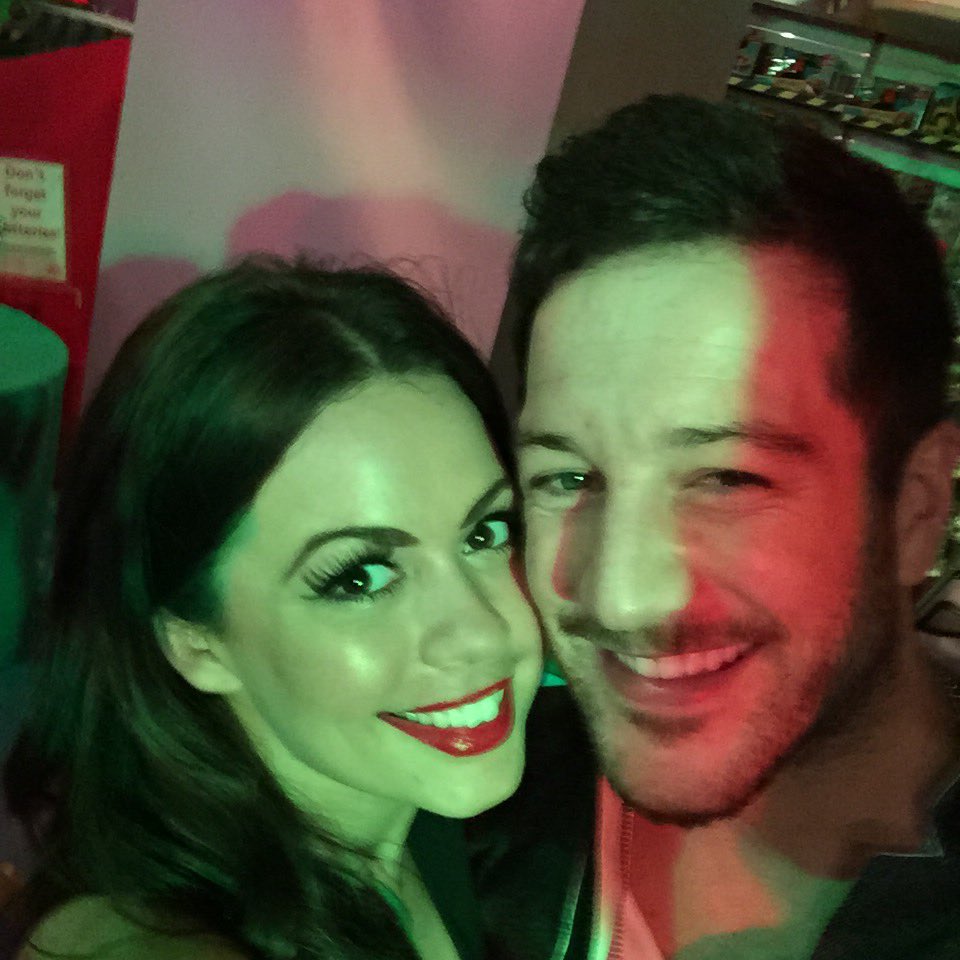 GloverKaty's tweet photo. Thanks for the selfie @mattcardle #elf #party #hamleys https://t.co/eodwbO28mY