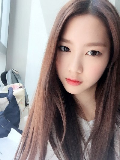 ohmygirl_trans's tweet photo. 151106 Jiho Fancafe Update 
Hello everybody~ Jiho who was over there has come Closer!... https://t.co/GBihNp6IyV https://t.co/IWCCfDwbxI