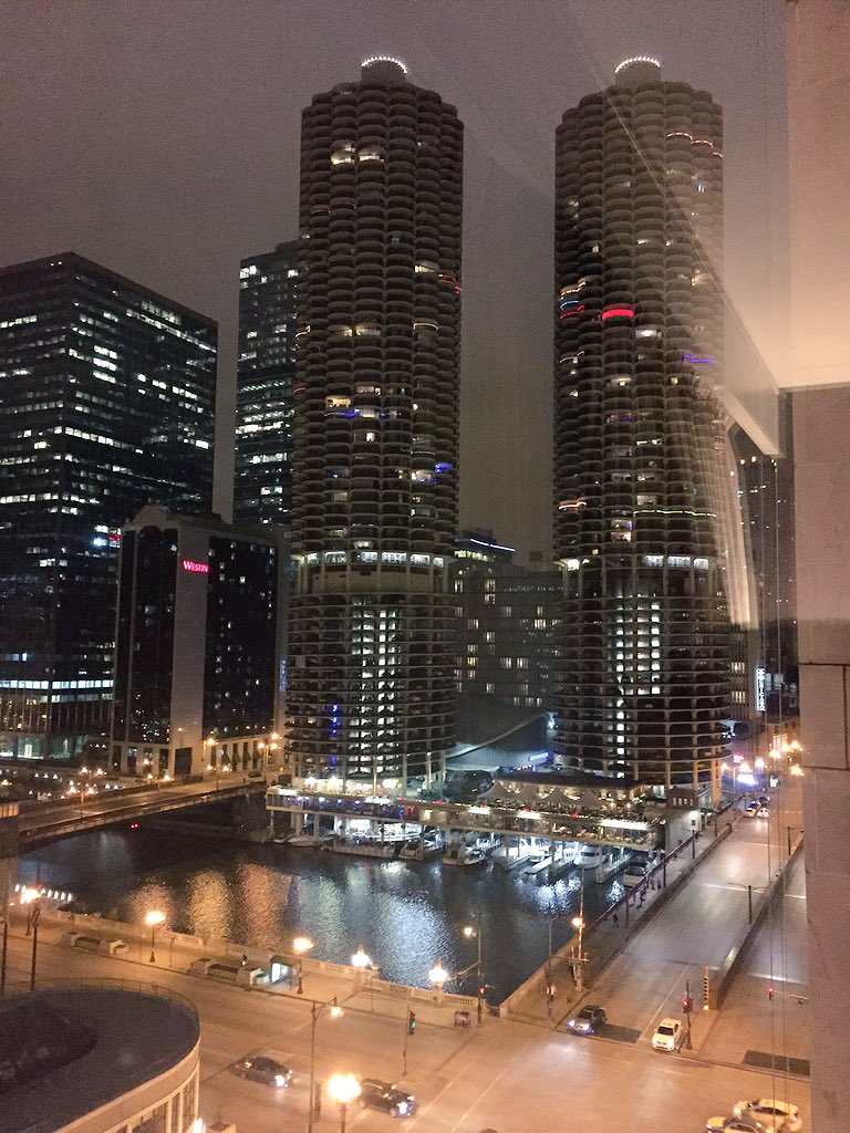 EYangela's tweet photo. the view from my corner suite @theWitChicago > the view from my crappy hotel in Jersey last night #chicagoyachts https://t.co/kZ5SCy2Fv3