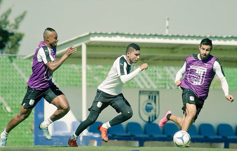 FansOrbelin's tweet photo. ๐๐ฉ Siempre en busca del objetivo.โฝ๏ธ ๐ฌ๐ฅ#Magito @orbelin90 2 vs 1 ๐ #Inalcanzable ๐ช https://t.co/1RyVpGtWII