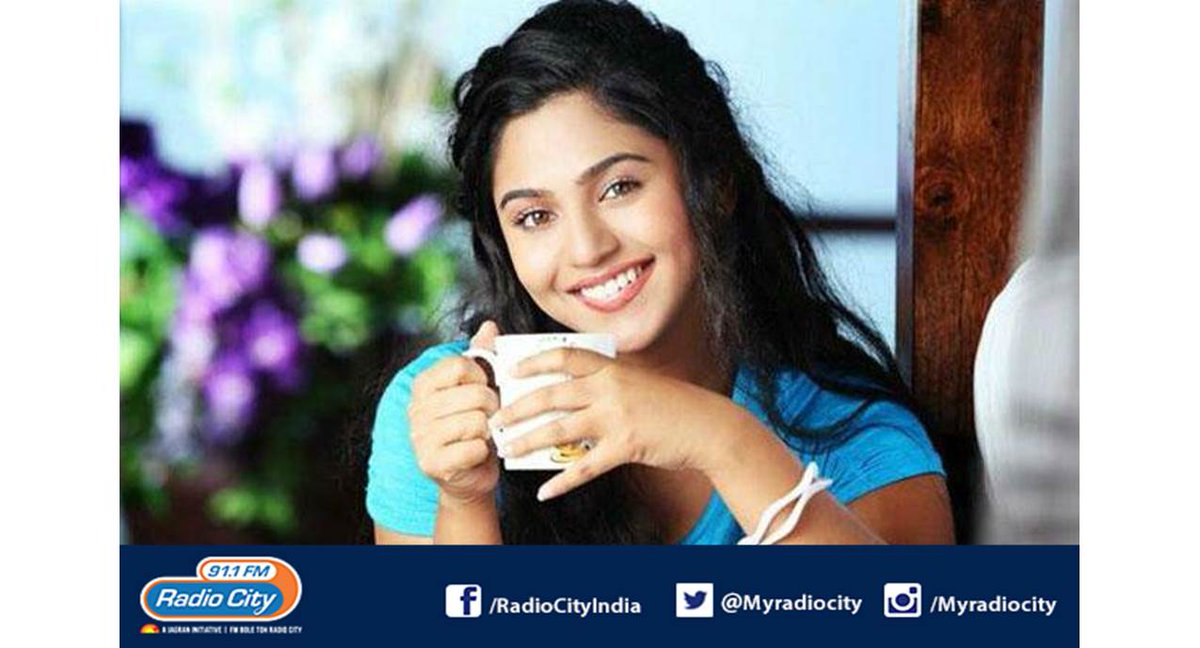 radiocityindia's tweet photo. @myradiocity wishes @Mrunmayeeee best luck for her new journey as a #director ! #Congo
#RCPune #Actress https://t.co/U8kHLN4xet