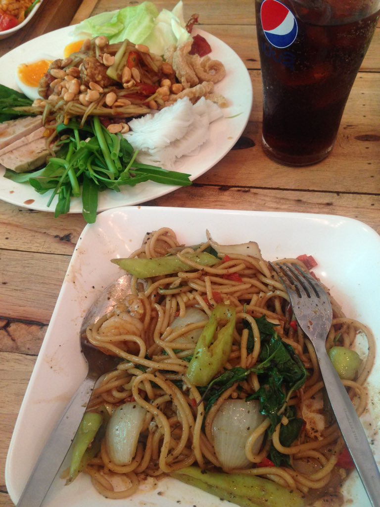 SOMTMS's tweet photo. ມາເດິ່ກິນເຂົ້າສວາຍ https://t.co/fGqlPiZkOk