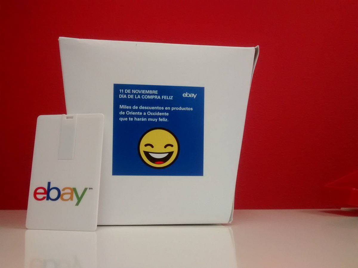 . @eBayESP nos ha intentado comprar con galletitas para que hablemos de su #eBayCompraFeliz . Y lo ha conseguido ;)