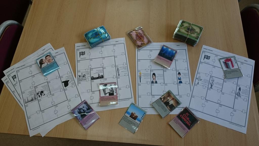 antonio_guirao's tweet photo. Preparando #gamificación para mis clases :) cc @mekanik @nikacanika @nurialopezfol gracias a #gamiSIMO https://t.co/g6hSo4kana