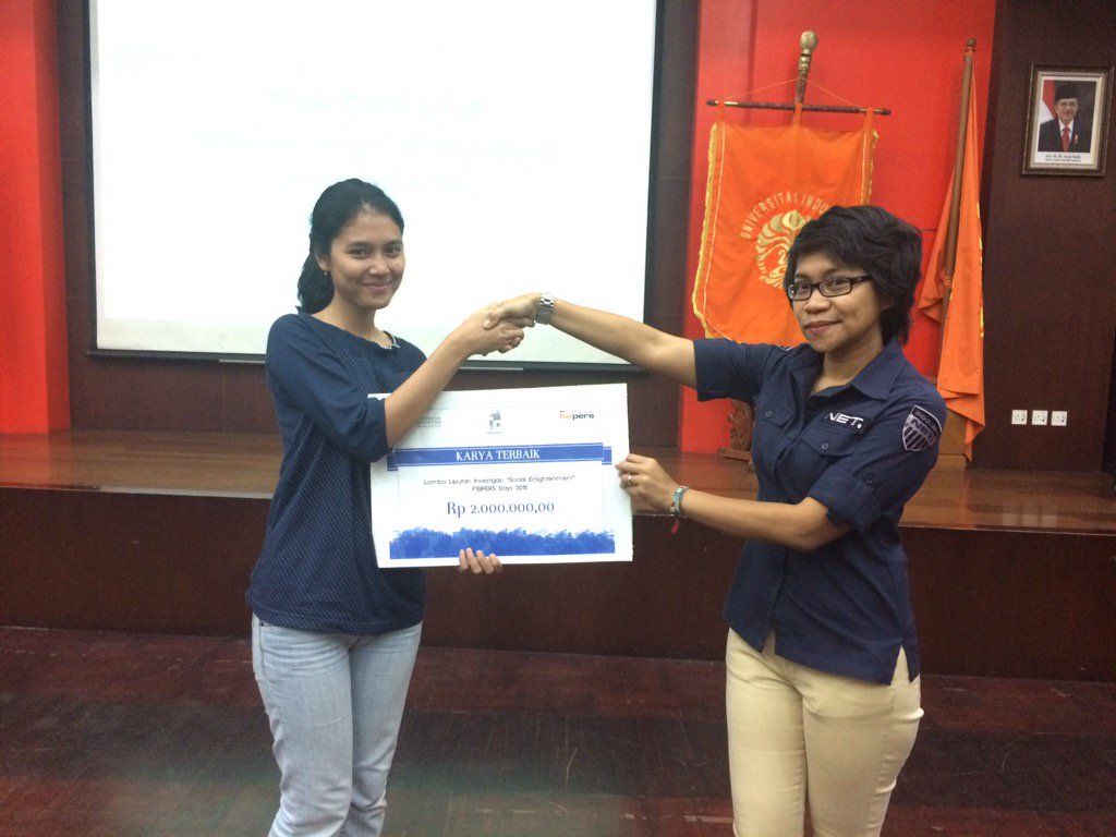 Pemberian hadiah diwalilkan oleh panitia