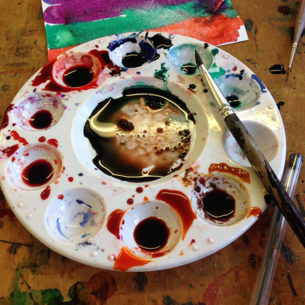 CullybackeyArt's tweet image. Happy Friday morning exploring texture in painting with Y11's #exploringmedia #takingrisks