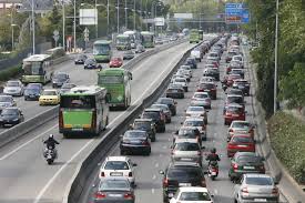 guardiacivil's tweet photo. ¿Cansado de quemar gasolina en tus desplazamientos?
¿¿¿Y si usamos el transporte público???
#Mundocivico https://t.co/qoJkEbl48d