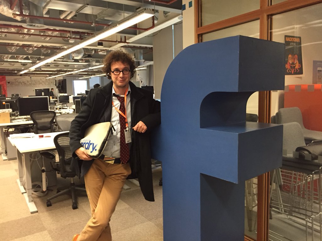 frommees's tweet photo. Mr F's assistent @martijnbrouns does his best MR F impression https://t.co/E6CLenX4KN