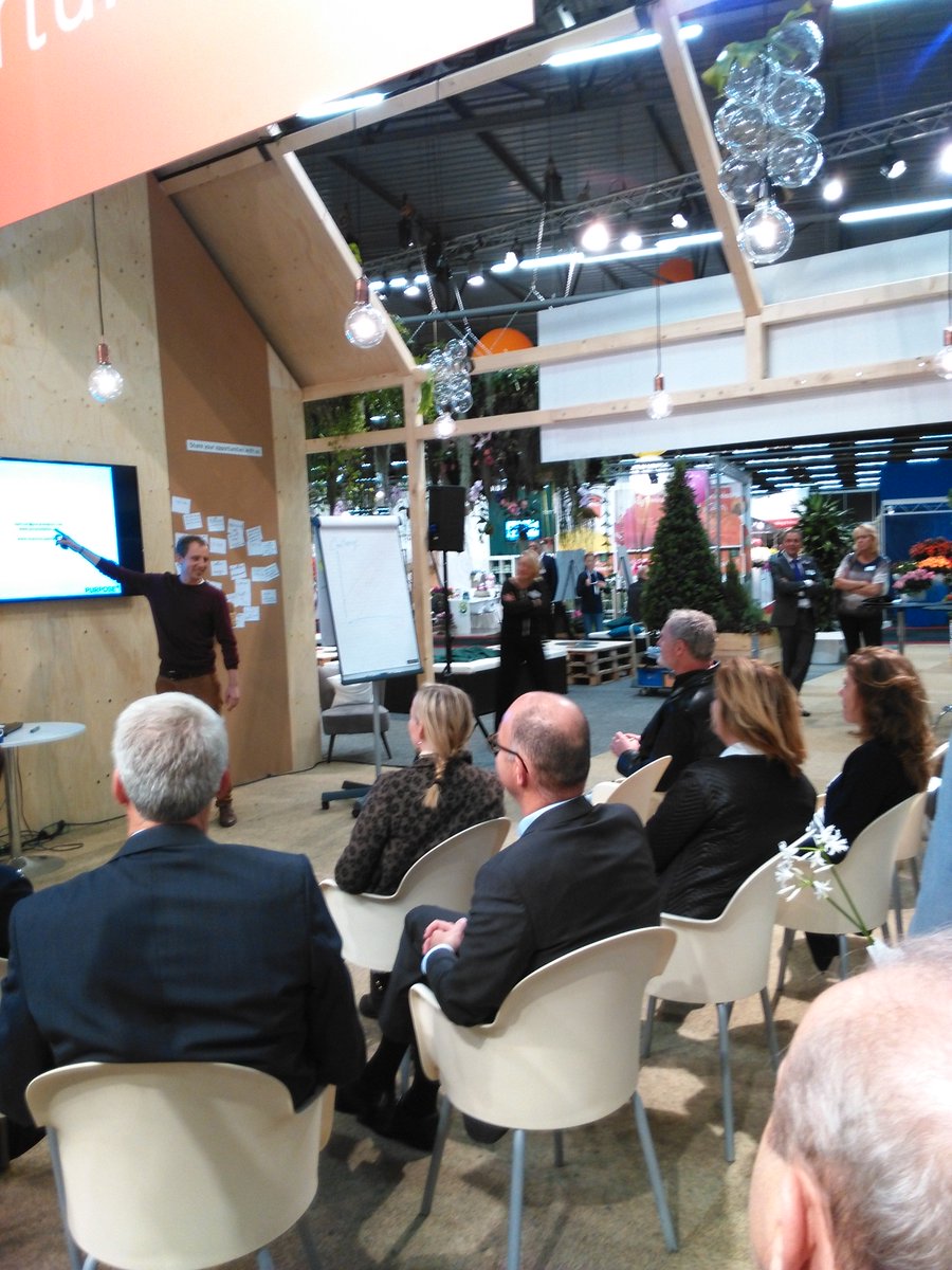 RFHTradeFair's tweet photo. Happiness met bloemen en planten door Sander Heijnen #FHTF https://t.co/i8xVLqhEB8