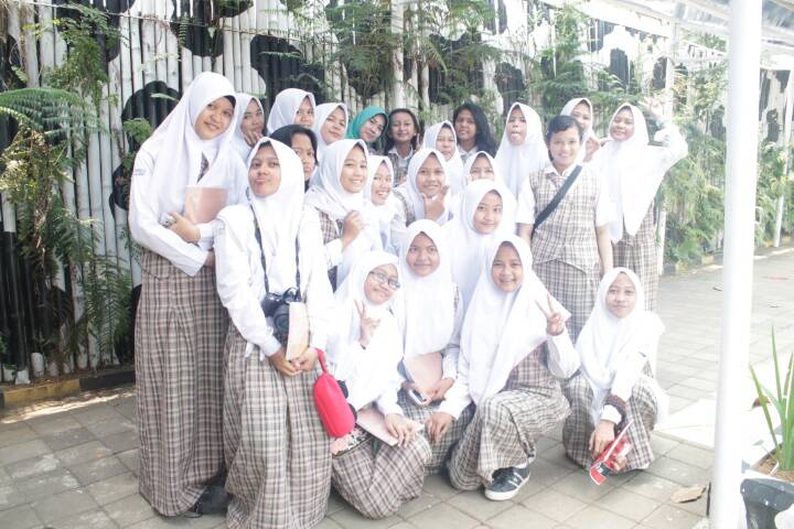 Acc1Dorm's tweet photo. Selamat siang XII AK1
#kunjunganindustri #cimory #cisaruabogor #kemaren https://t.co/BeuqeX7rEc