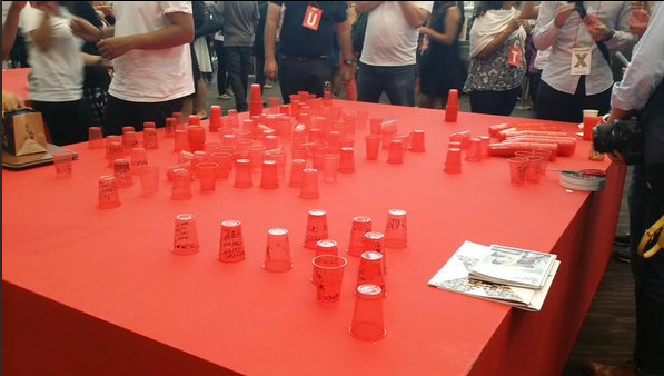 TEDxSingapore's tweet photo. Write about your experience so far at #TEDxSingapore on these red cups! #notfordrinking (Photo: @iqbalfiredust ) https://t.co/co5CKF5A2j