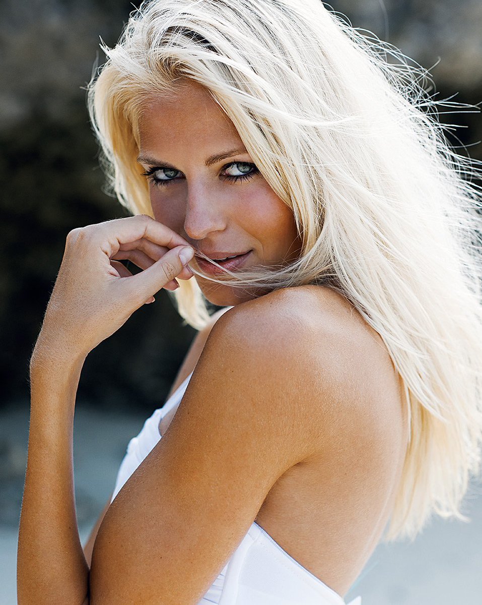 WorldSwimsuit tweet media