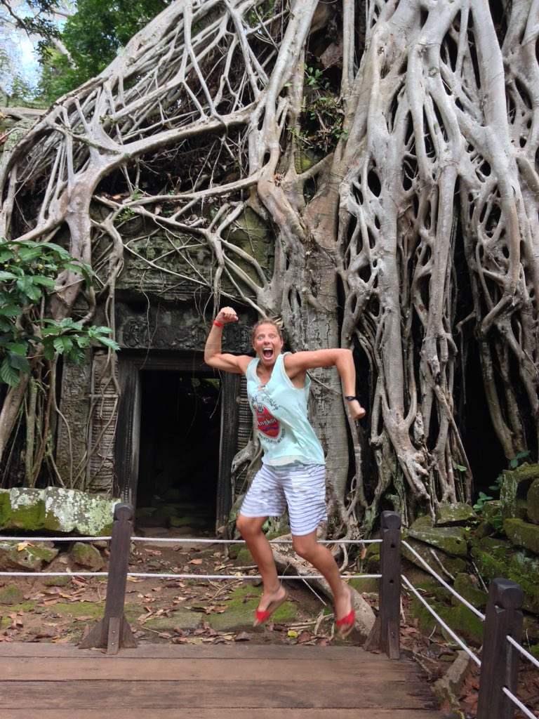 hanwood's tweet image. Impression of Angeline Jolie running through this temple in #TombRaider #practicallytwins