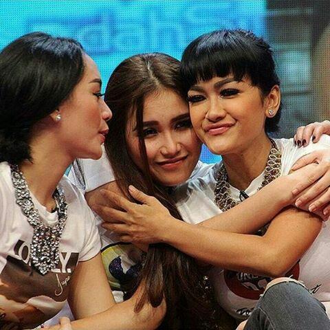 MamMamah's tweet photo. @juliaperrez @Official_MNCTV asexxx pasti aku kn standby depan tv mom bakal seruh nih cecepy love u tri queen https://t.co/swIX3jdZxg