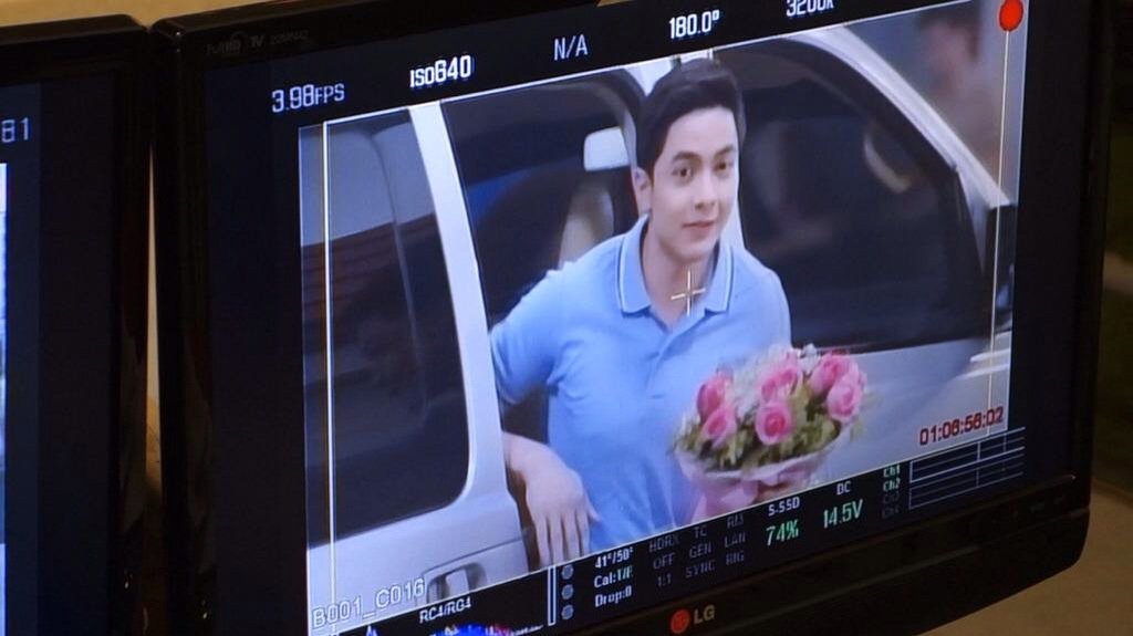 JelynMosende's tweet photo. "@MaineAlden16: Para kanino kaya ang mga bulaklak na ito? @aldenrichards02 #ruBAEdubango bts ©
#ALDUBPreparePaMore https://t.co/ZJ1xum6Ic2"