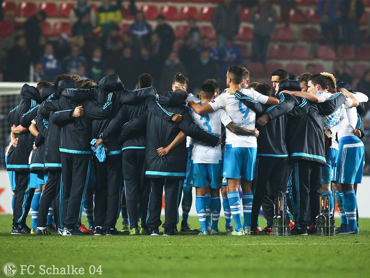 s04_jp's tweet photo. 昨日の #PRAS04 戦の写真です📷 #S04 @EuropaLeague @ACSparta_EN  https://t.co/1w2Ez1ZwFm