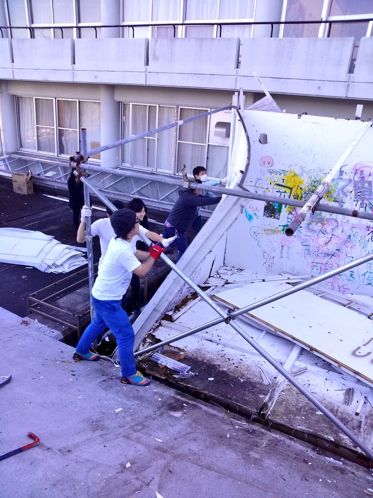 yaribi_2015's tweet photo. Yaribi解体 #yaribi15 https://t.co/eocrKrTL9V