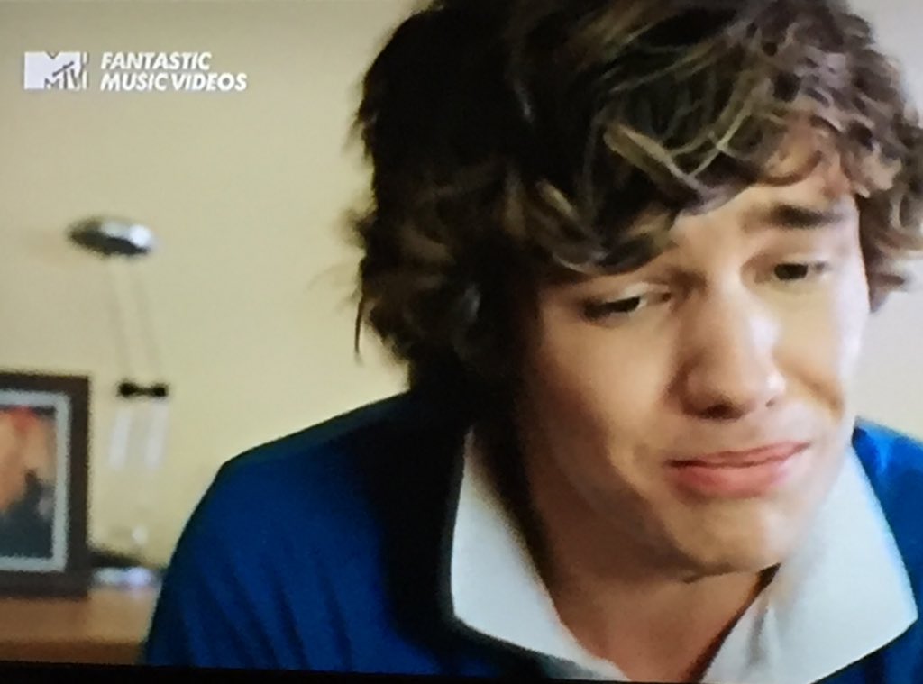 comeatmelarry's tweet photo. This just came on tv. MTV is trying to kill me with fetus feels! https://t.co/ffKyPE8mJq