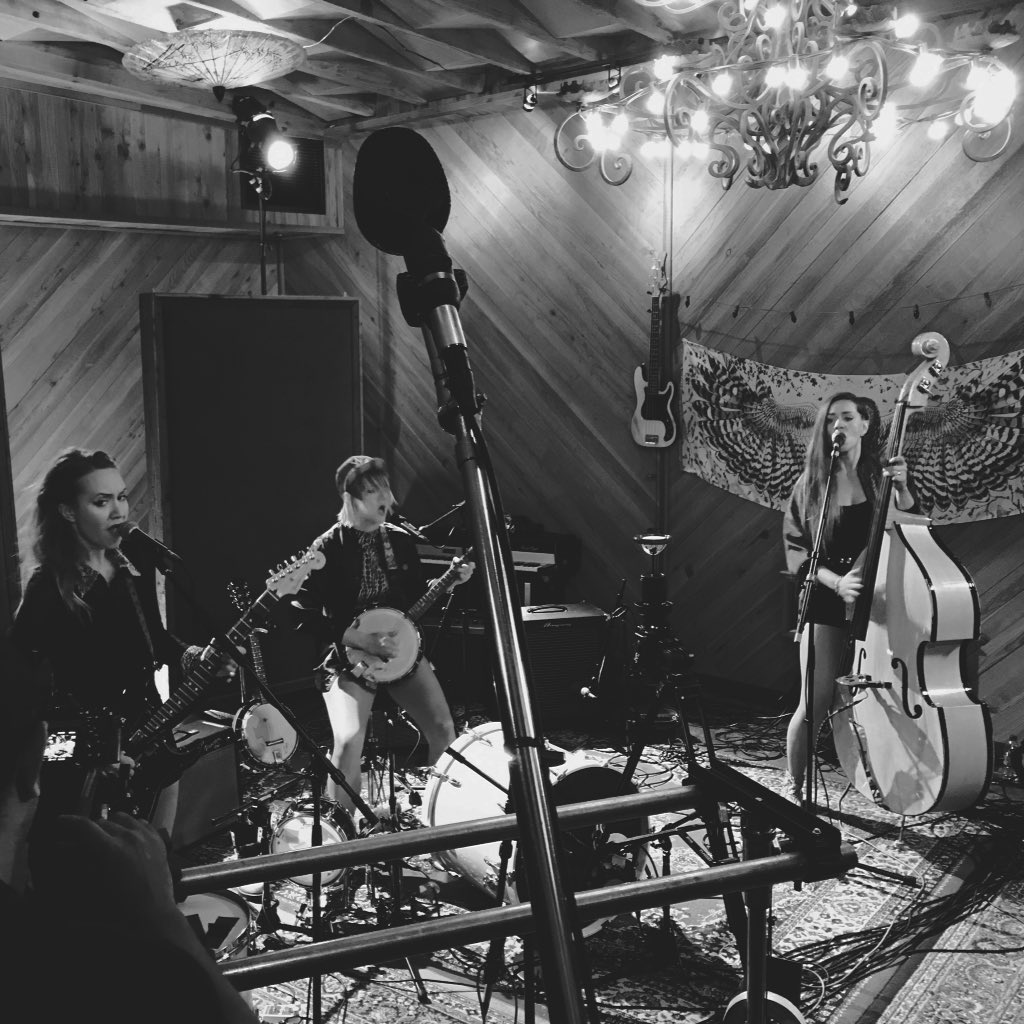 baskery's tweet image. Live shoot in LA's most vibey studiooo