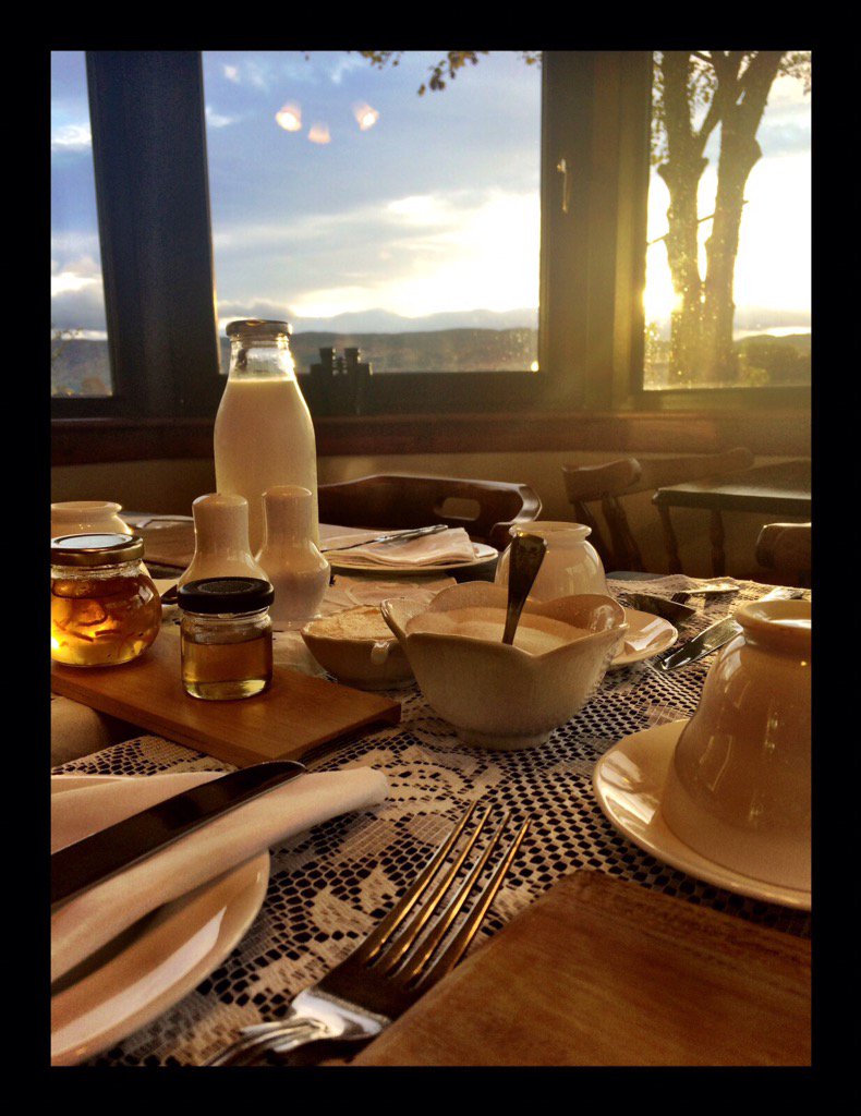 Morning everyone, our lovely breakfast room is filled with the sun today #lochnessfarmbnb #lochness #breakfast