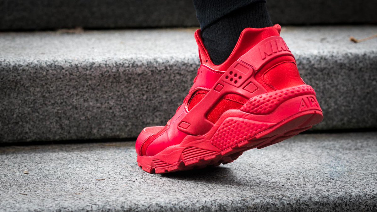 triple red huaraches release date