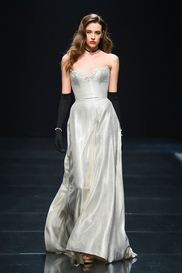 OxFashionStudio's tweet photo. Discover #AlenaMilanskaya at our #LACollections. Tickets are available here ▸ https://t.co/I5V8OnATH5 #OFS https://t.co/K9vlRScwSm