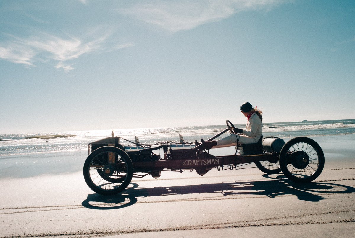 johanneshuwe's tweet photo. My new story „The Race of Gentlemen "is now live on @exposure https://t.co/hAQUZOEVBo #photography #toldwithexposure https://t.co/7O8tG9f8vB