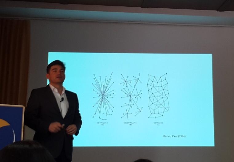 infohemisferios's tweet photo. "Las estructuras sociales" Sergio Llano @sergiollanoa #SemanaComUDH https://t.co/UxGadwarC3