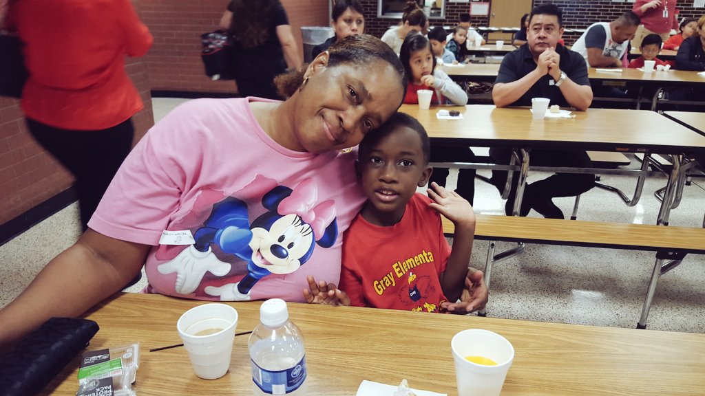 GrayES_AISD's tweet photo. .@GrayElemEagles celebrating academic success with 2nd & 3rd grade! #honorroll #meritroll https://t.co/Sn88Chko65