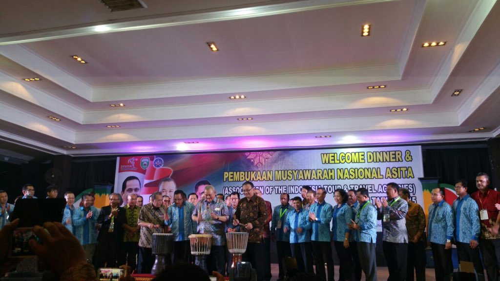 justjojo_ID's tweet photo. Happy can attend 3 Indonesia Travel & Tourism Events in 1 place #Palembang #SMCTM #ASITA #Jeju-Indo @jejuisland_ https://t.co/PQH7yjdrwH