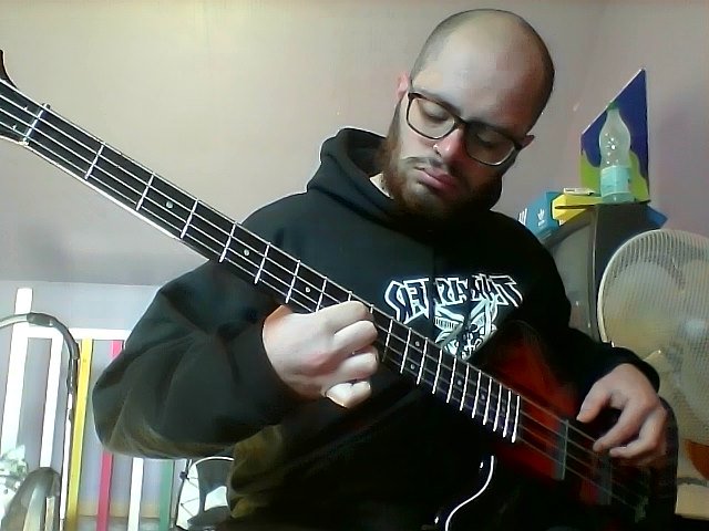 ATyrecs's tweet photo. @Epiphone @gibsonguitar #Basse <3 https://t.co/rPlIEcB7Pe