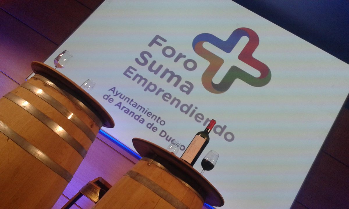 PakoBautista's tweet photo. Así si molan las mesas redondas :) con @bianchijonas @MarcRaulin @Ratoncampero cc @OuiShare_es #ForoSuma https://t.co/o78ja6CKdD