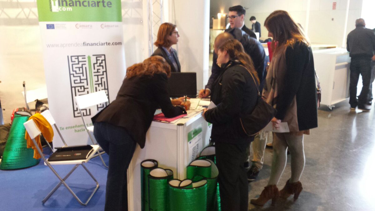 Financiarte's tweet photo. Continuamos informando sobre herramientas de #financiación en #FOCO2015. Acércate a conocernos @CCompostela https://t.co/6LvHdFhPgW