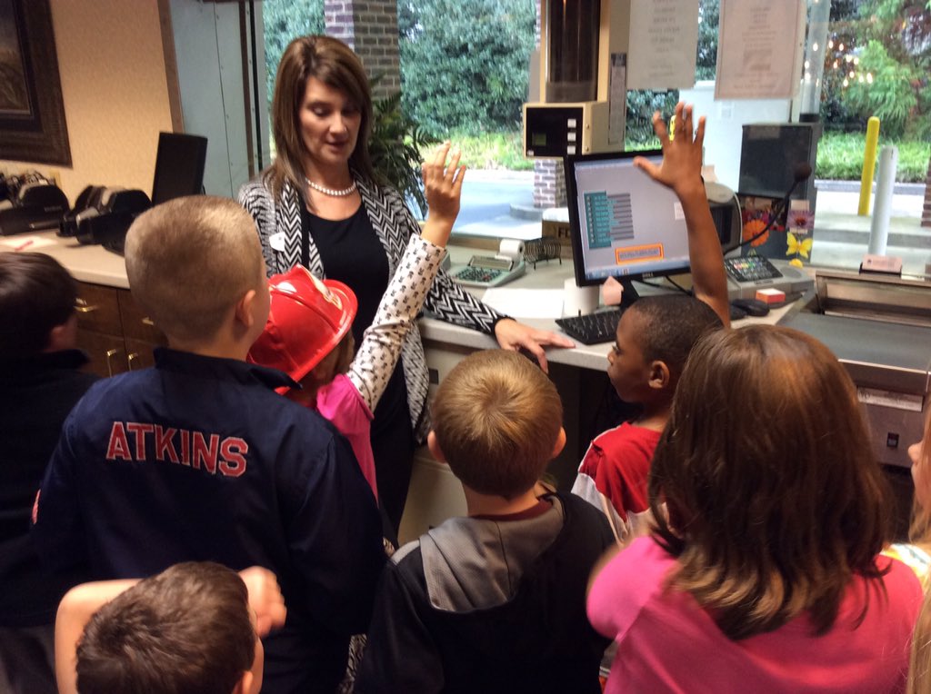 MrsClardyClass's tweet photo. Yesterday was a great day of learning as we toured the town of Williamston! https://t.co/6DsKnh5wlU