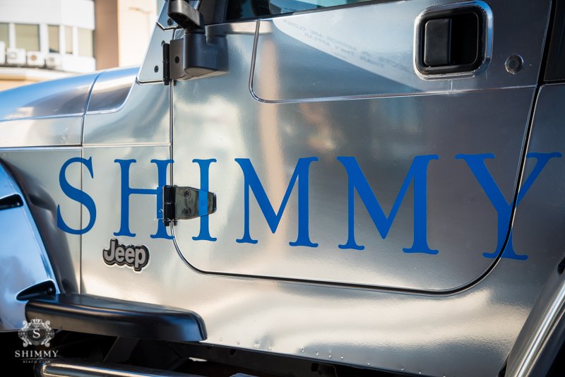 nuku_sen's tweet photo. Seen the #ShimmyJeep's new look? Thanks #GraffitiSA for the Cybershield vinyl wrapping - the first one in SA! https://t.co/GeCVeNgBe3