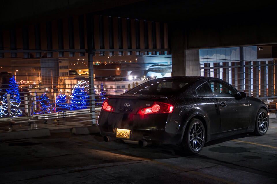 InfinitiAgora's tweet photo. My G35 #akvq #infiniti #g35 #mtfuji #garage #photoop #christmaslights #nikon #d3200 #tamron #f2point8 #35mm #anchor… https://t.co/gDb9GX8DEn