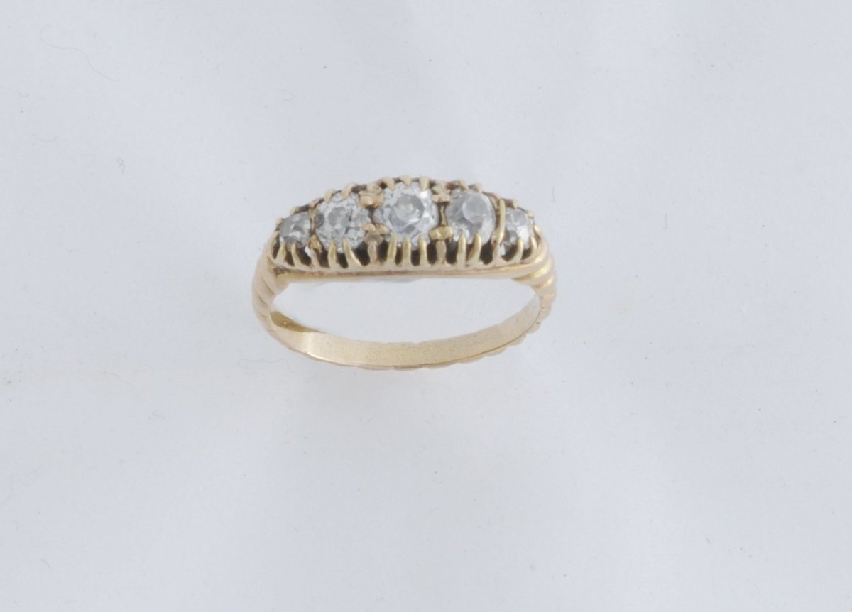 WebbsWilton's tweet photo. An absolutely divine Diamond and Gold Ring #Nov11thSale https://t.co/K4oEvhAIry https://t.co/MP5eQsUYOZ