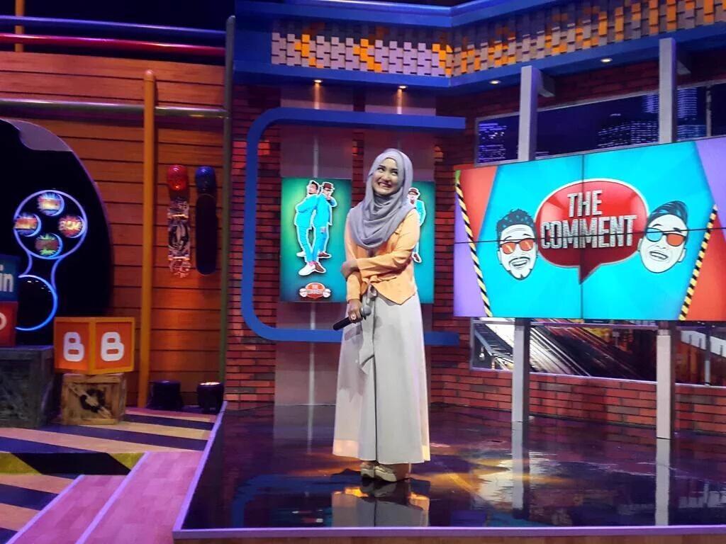 KBurlla_FY's tweet image. RT @fatinistic_ipdn : Malam ini @FatinSL di acara @TheComment_NET jam 23:00 WITA yeaaah 🙌
#FatinTheComment_NET