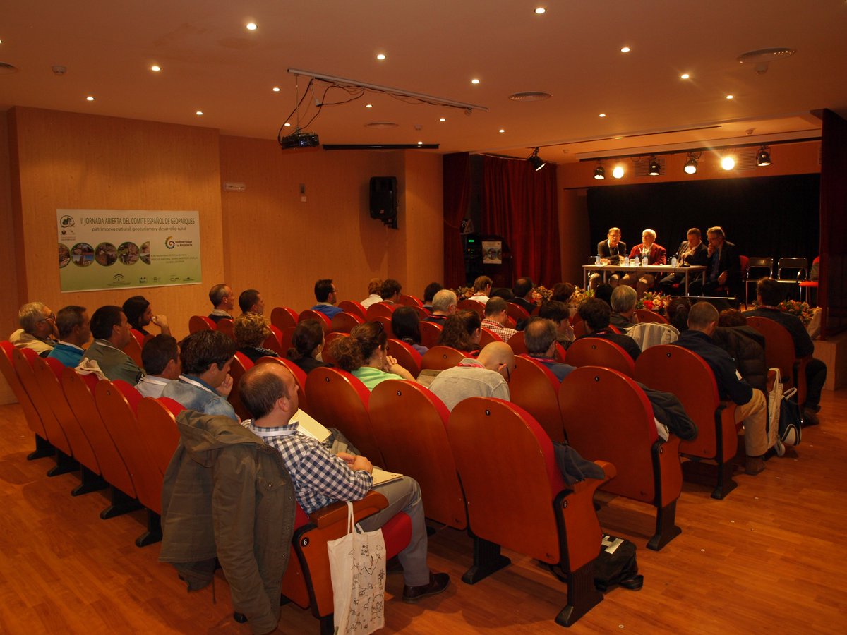 AytoConstantina's tweet photo. II Jornada Abierta del Comité Español de Geoparques #Constantina 6 de noviembre de 2015 #OpenGeoDay2015 https://t.co/pA44JK5X2k