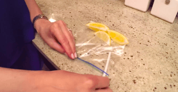 QuauhtliF's tweet photo. She Sticks A Straw Into A Bag Of Lemons For One Brilliant Life Hack!
https://t.co/scLyqUWHgB https://t.co/y848PgQC6d
