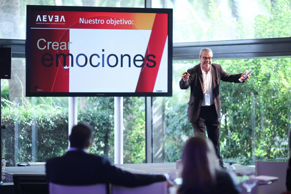 VincenzoRig's tweet photo. Networking Experiencias y muchas EMOCIONES!! en #EISTechLab de @grupoeventoplus #eventprofs https://t.co/BU3NQVsKNx