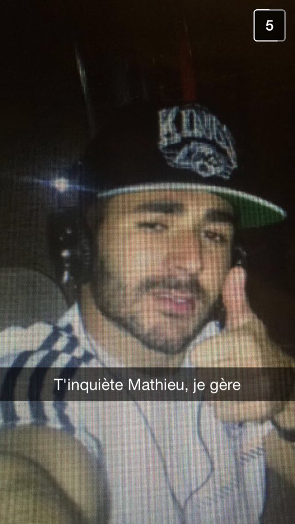 readfirst_app's tweet photo. On a retrouvé les Snapchat de #Benzema et de #Valbuena 
https://t.co/arXYaVdGYp https://t.co/GEJzlUXfbb