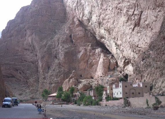 U_LocaliZ's tweet photo. Discover #TodraGorges #Morocco on video - https://t.co/kij1L4dDkz #Travel #Inspiration https://t.co/9MpI6WOBpB https://t.co/QSvm4Rg2Bj