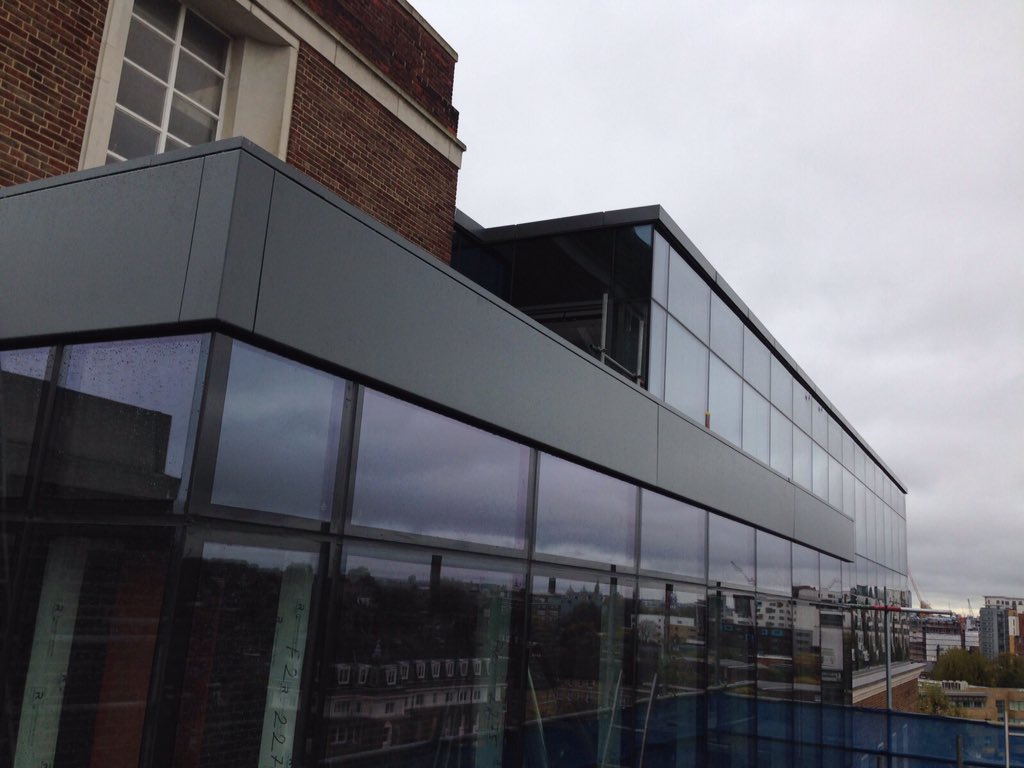 SW_Roofing_UK's tweet photo. Latest TAG Fascia and Evalon VSK roof completed at Greenwich Hotel.   👍👍 https://t.co/RN87DBbl9N